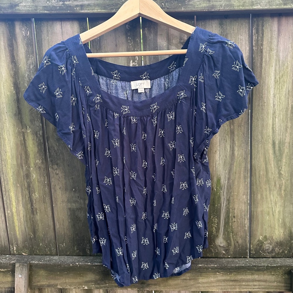 LOFT Navy Blue Butterfly Print Square Neck Flutter Sleeve Blouse Sz Medium - Picture 9 of 9